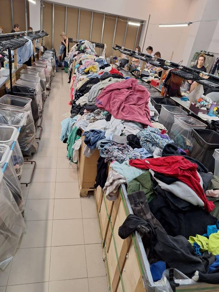 Sortering av textilier hos Klädhjälp Sverige AB